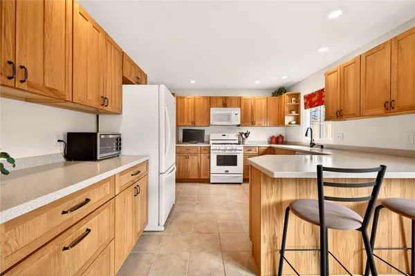 $319,000 | 38 Huxley Way, Perinton, NY 14450