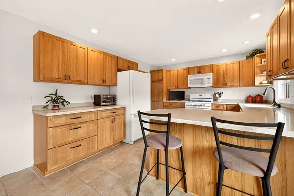 $319,000 | 38 Huxley Way, Perinton, NY 14450