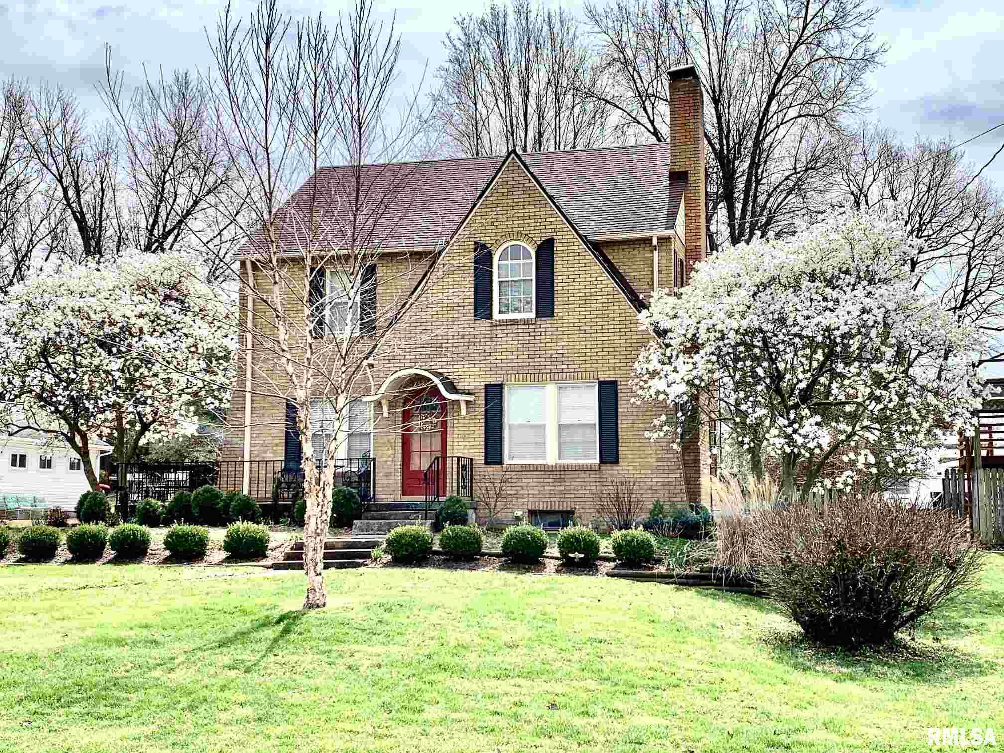 1729 Mound Road Jacksonville, IL 62650 - Photo 1 of 47 Gallery Image 1