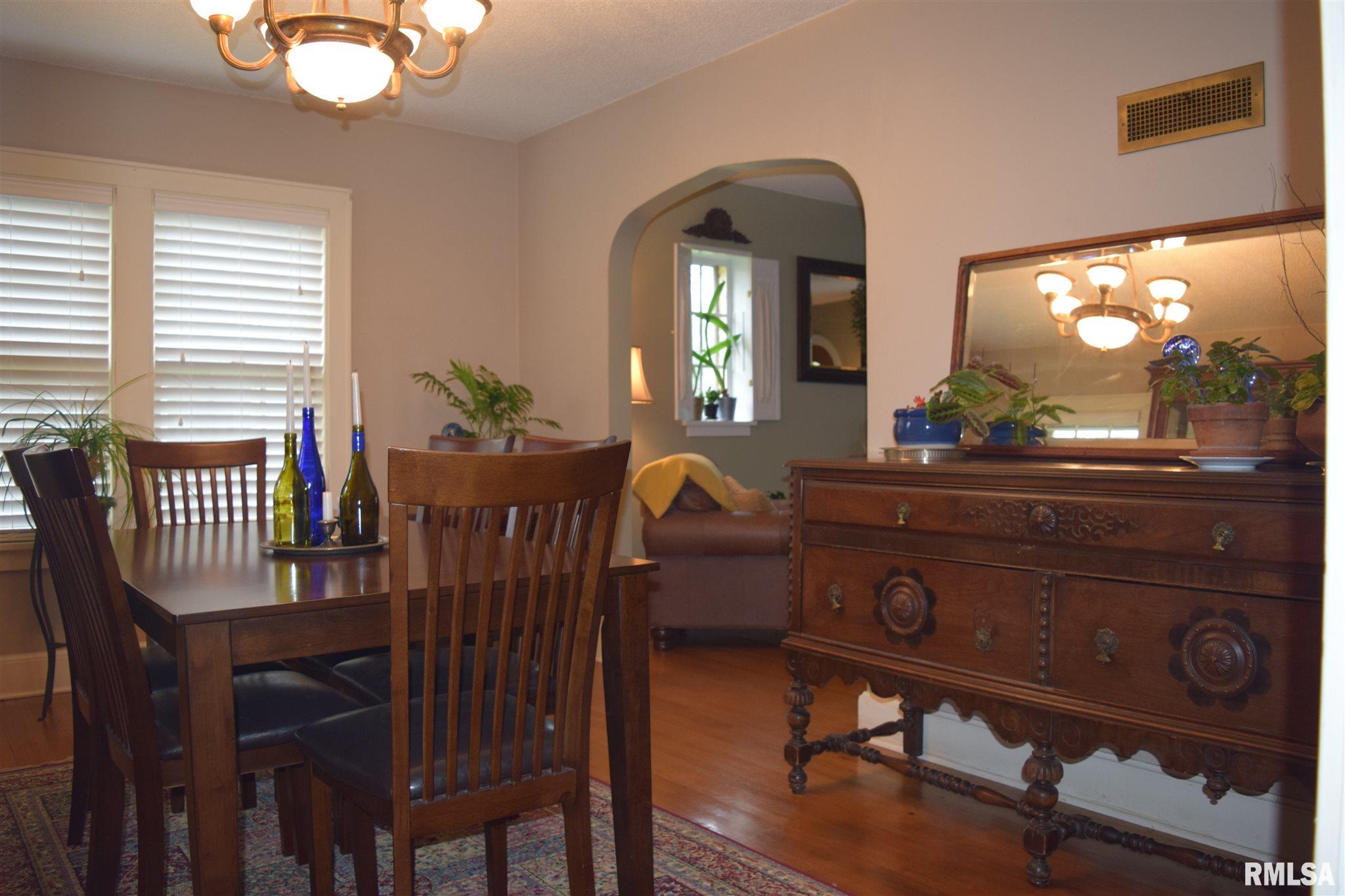 1729 Mound Road Jacksonville, IL 62650 - Photo 18 of 47 Gallery Image 18