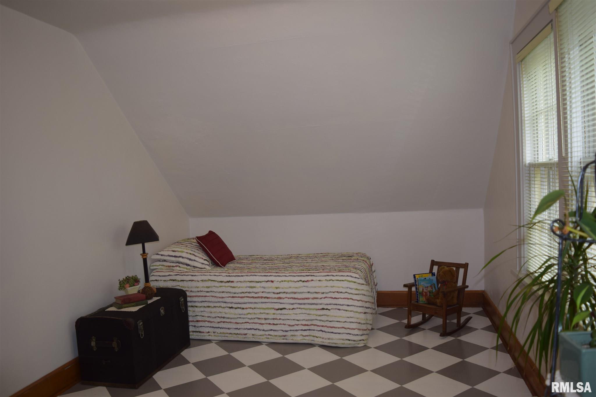 1729 Mound Road Jacksonville, IL 62650 - Photo 36 of 47 Gallery Image 36