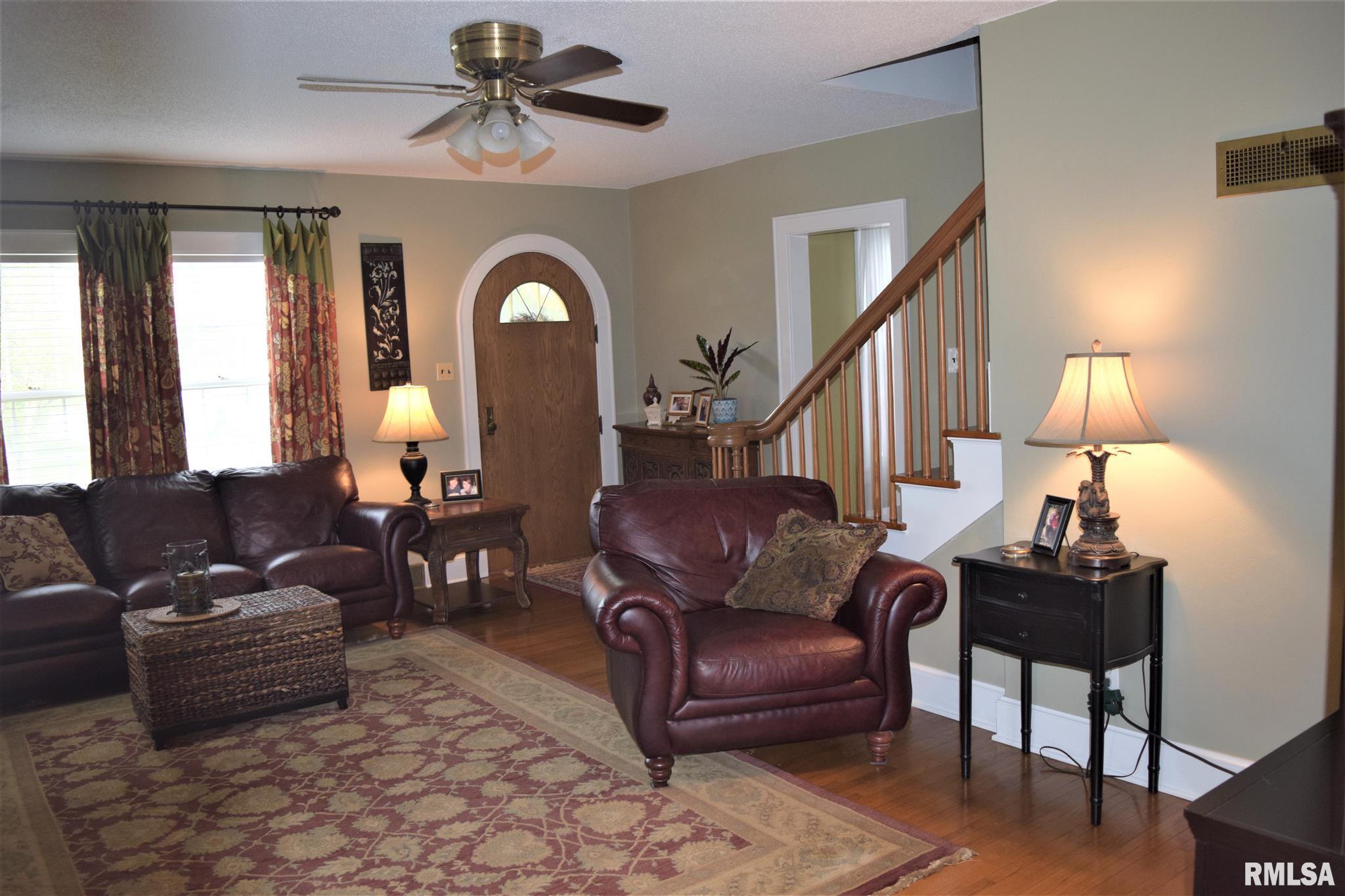 1729 Mound Road Jacksonville, IL 62650 - Photo 6 of 47 Gallery Image 6