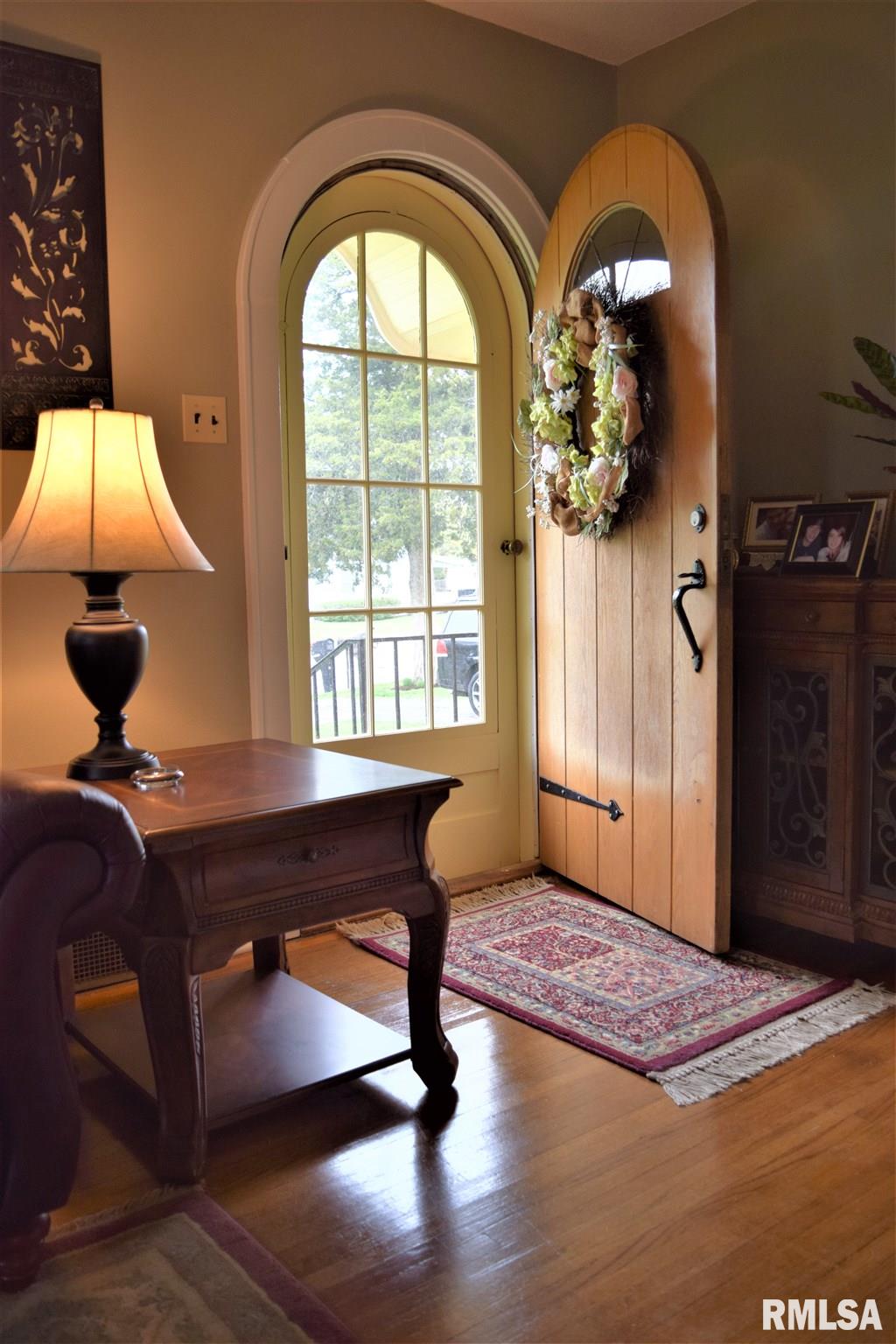 1729 Mound Road Jacksonville, IL 62650 - Photo 8 of 47 Gallery Image 8