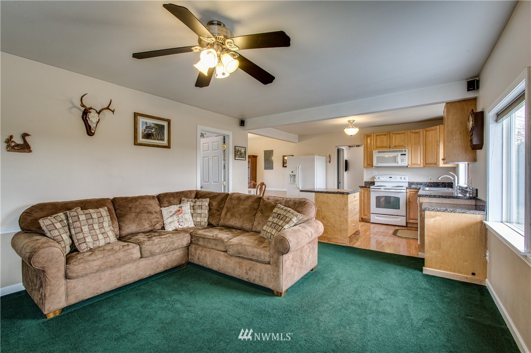 3372 Mountain View Road Ferndale, WA 98248 - Photo 4 of 25 Gallery Image 4