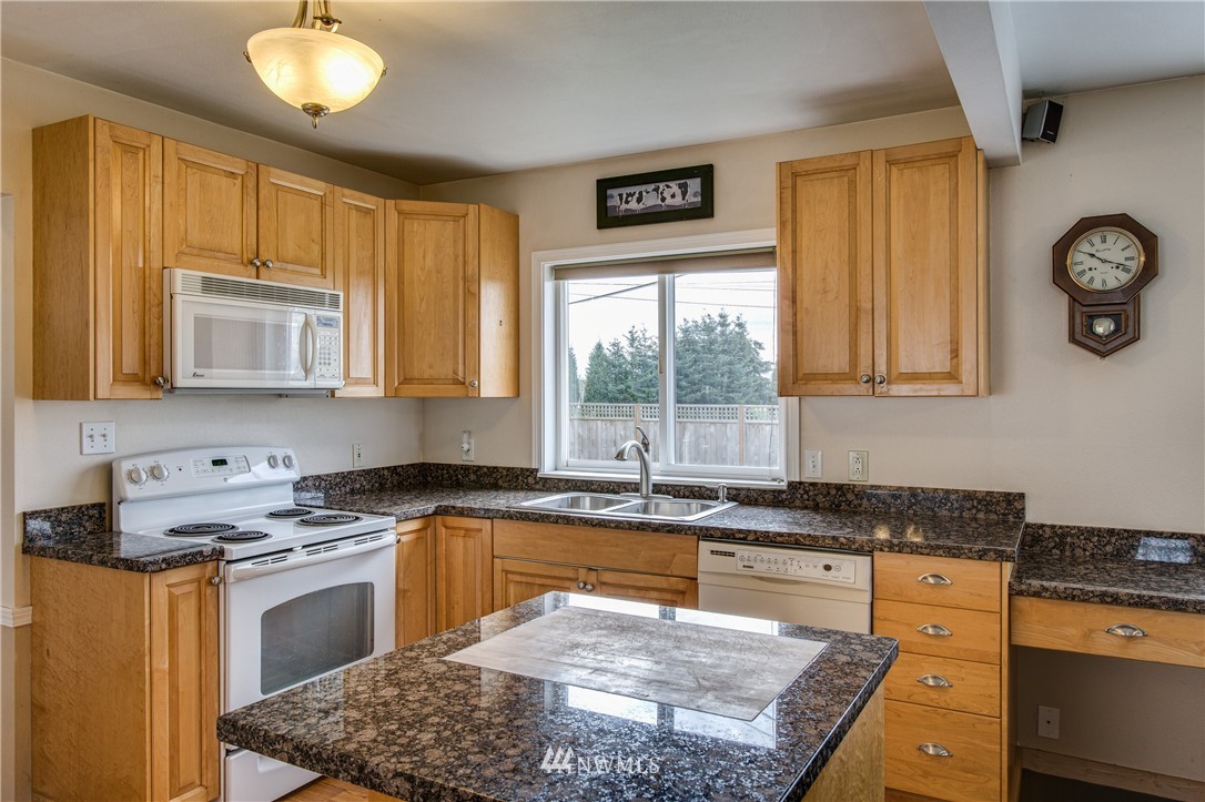 3372 Mountain View Road Ferndale, WA 98248 - Photo 7 of 25 Gallery Image 7