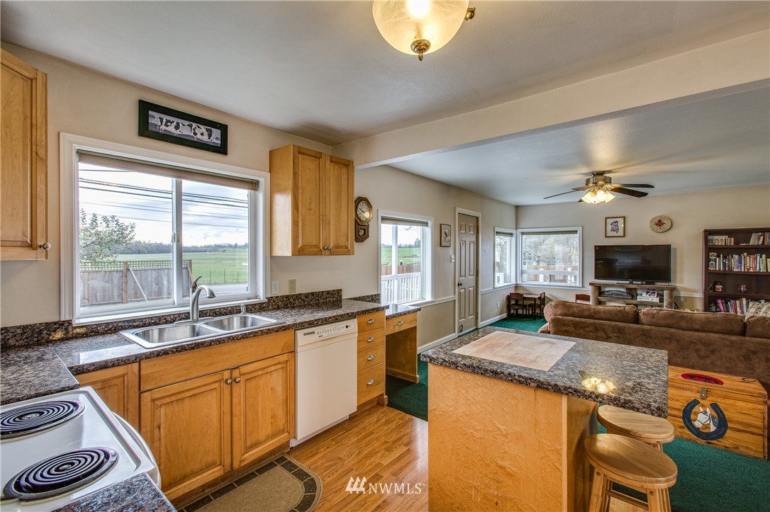 3372 Mountain View Road Ferndale, WA 98248 - Photo 8 of 25 Gallery Image 8