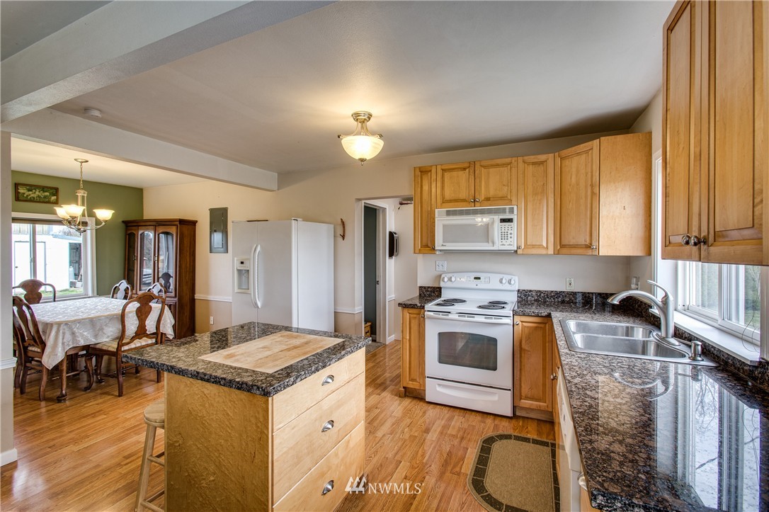 3372 Mountain View Road Ferndale, WA 98248 - Photo 9 of 25 Gallery Image 9