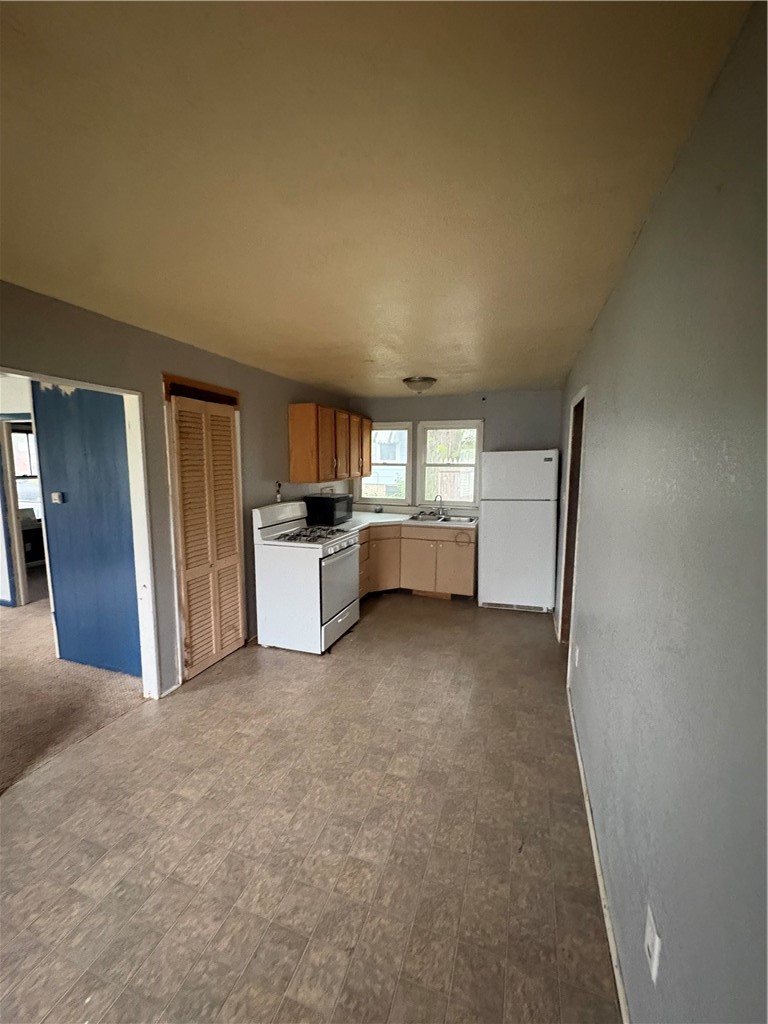 4547 East Rosewood Drive Decatur, IL 62521 - Photo 5 of 13
