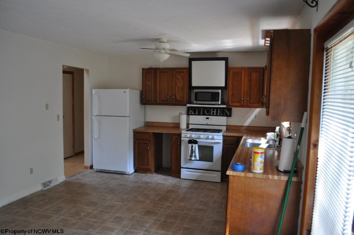 3039 Earl L Core Road Morgantown, WV 26508 - Photo 3 of 26 Gallery Image 3