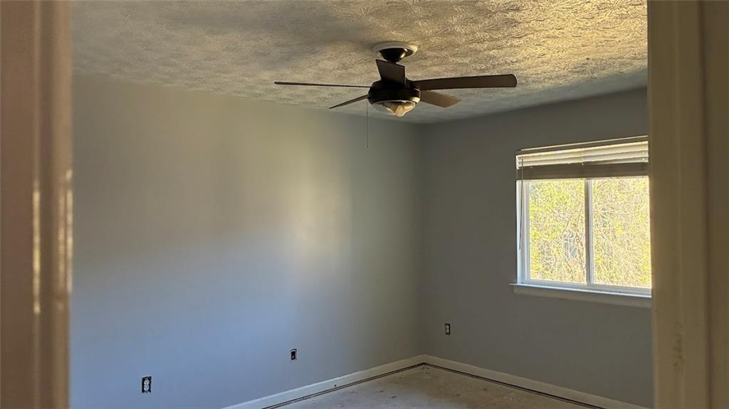 3800 Kensingwood Trace Decatur, GA 30032 - Photo 50 of 58 an empty room with a window