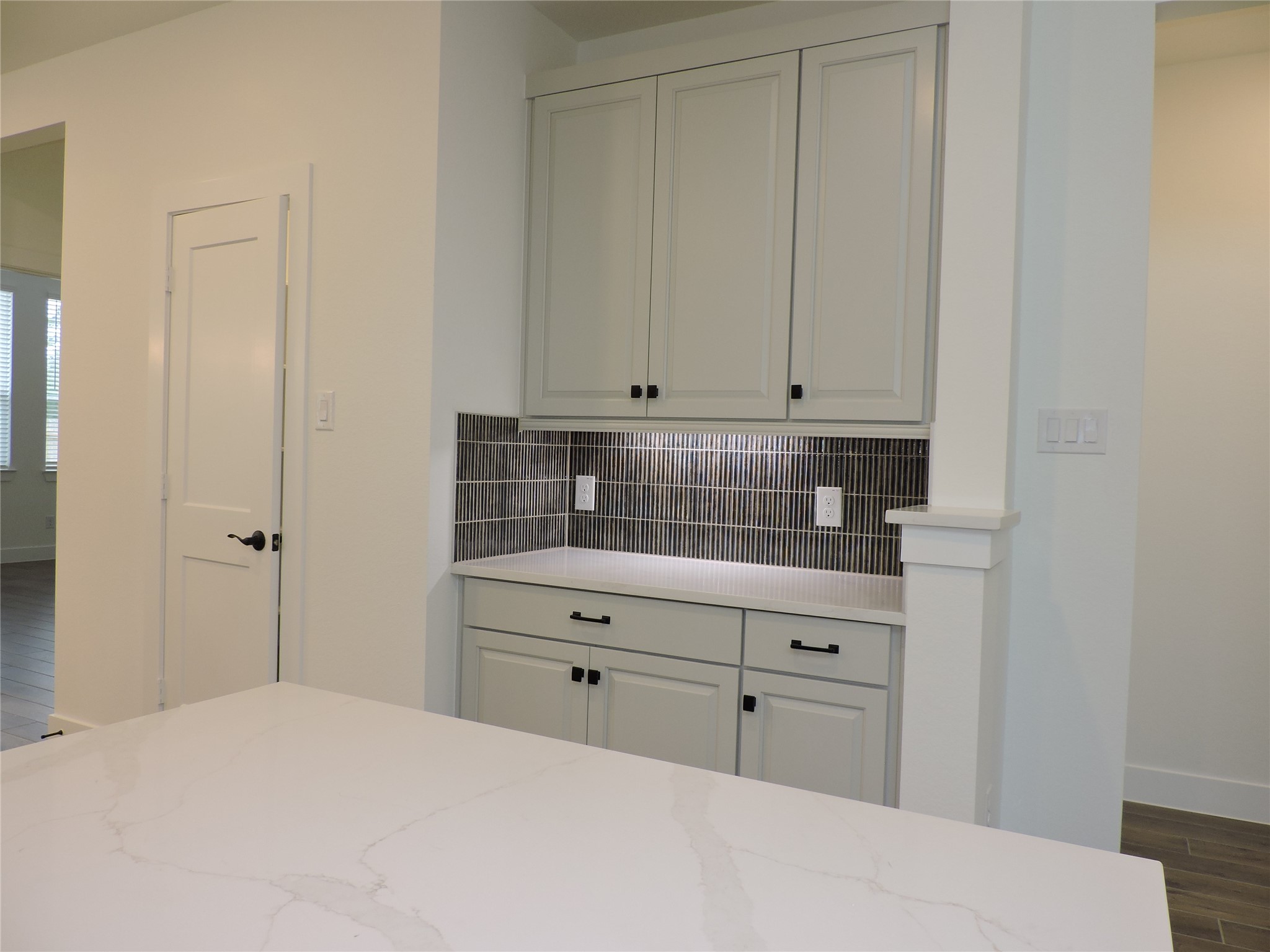 12853 Meadow Wind Way Conroe, TX 77302 - Photo 14 of 47 Great space for a coffee bar.