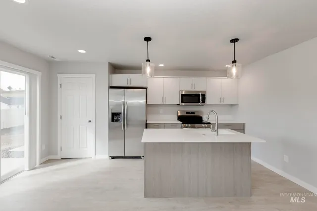 $339,990 | 115 Caribou Street, Horseshoe Bend, ID 83629