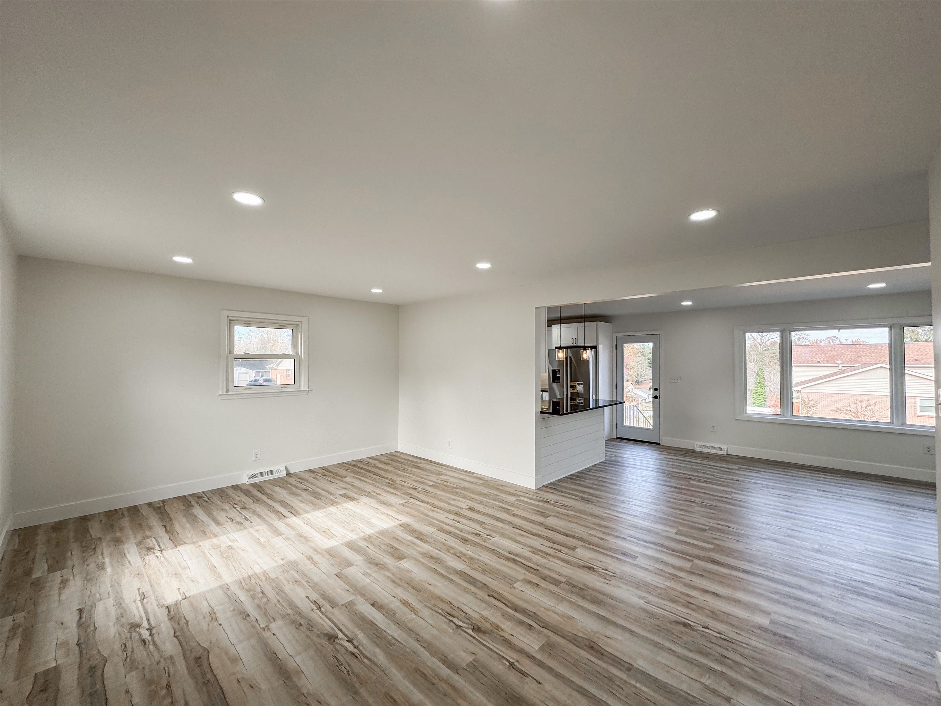 1484 Dover Road Spartanburg, SC 29301 - Photo 5 of 23