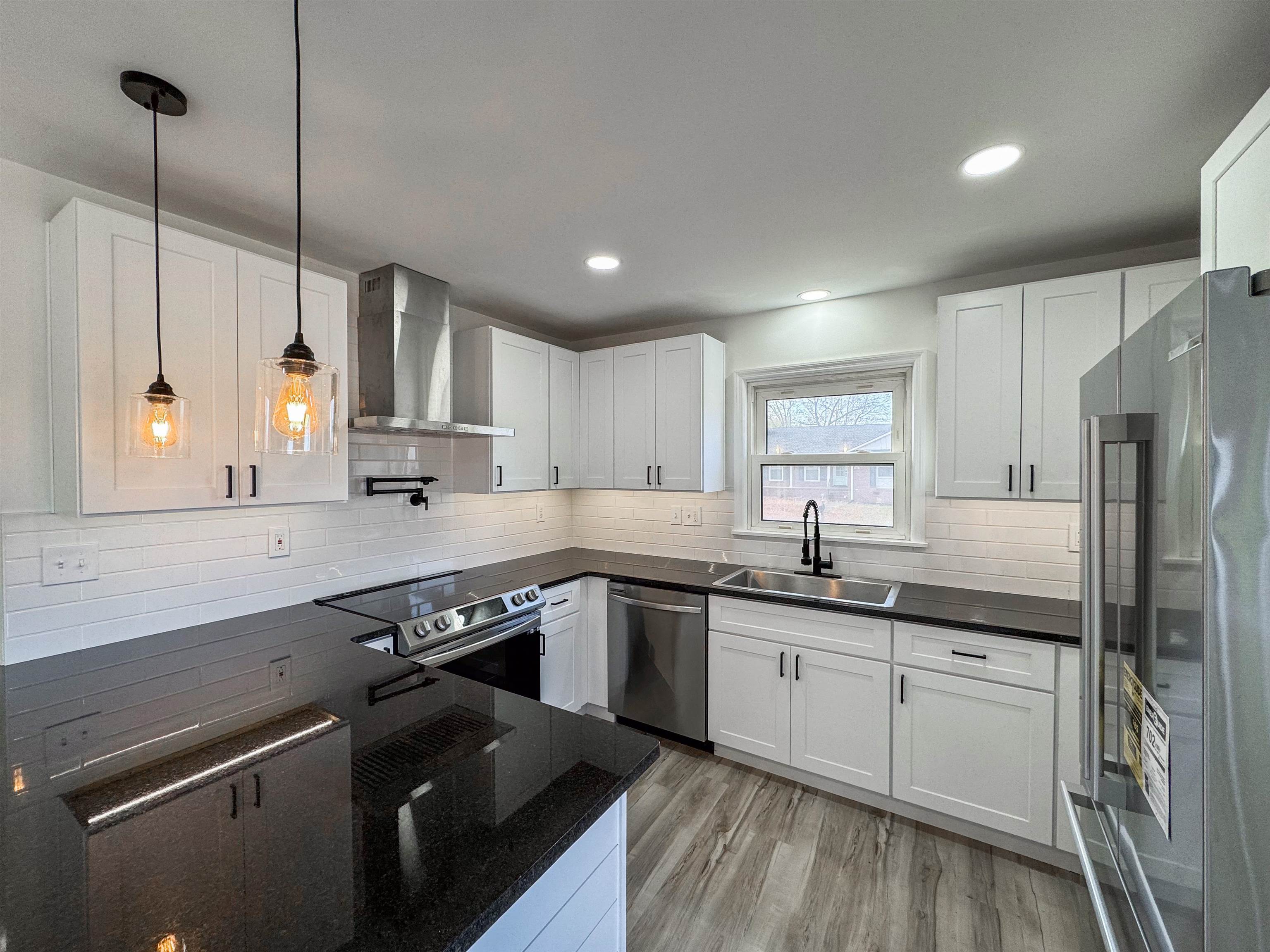 1484 Dover Road Spartanburg, SC 29301 - Photo 9 of 23