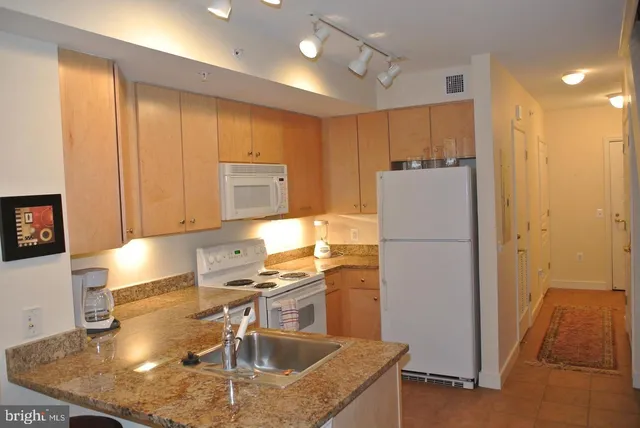 $3,600 | 616 E Street Northwest, Unit 447, Washington, DC 20004