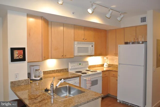 $3,600 | 616 E Street Northwest, Unit 447, Washington, DC 20004