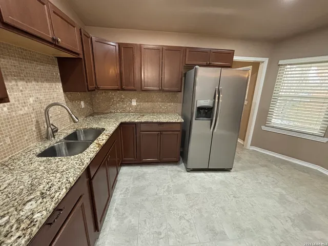 $1,800 | 108 Dobie Boulevard, Cibolo, TX 78108