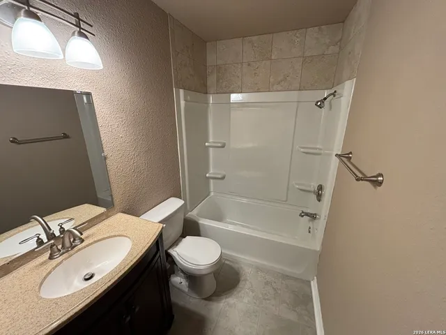 $1,800 | 108 Dobie Boulevard, Cibolo, TX 78108