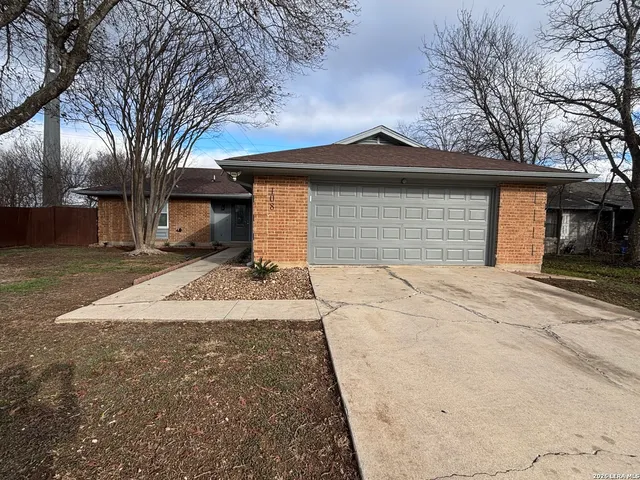 $1,800 | 108 Dobie Boulevard, Cibolo, TX 78108