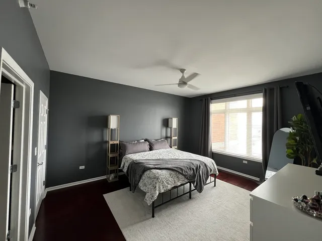 $305,000 | 390 Western Avenue, Unit 706, Des Plaines, IL 60016