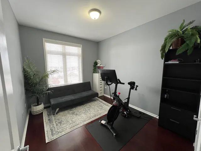 $305,000 | 390 Western Avenue, Unit 706, Des Plaines, IL 60016