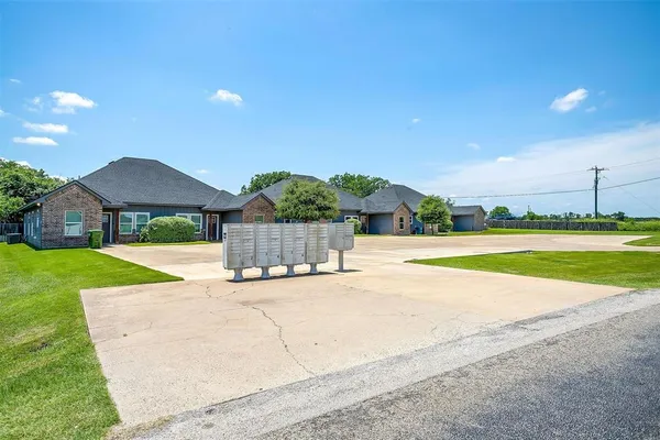 $1,800 | 2708 James Road, Granbury, TX 76049
