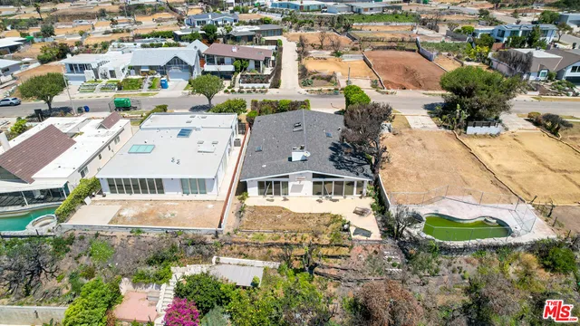 a sign that is on the wall of a building