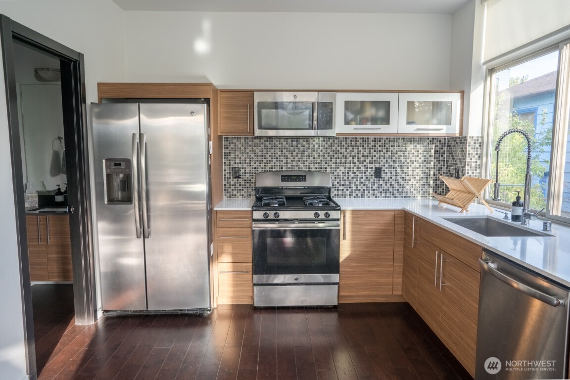 206 22nd Avenue, Unit A Seattle, WA 98122 - Photo 16 of 37