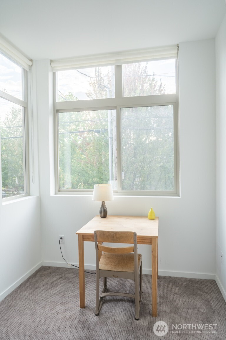 206 22nd Avenue, Unit A Seattle, WA 98122 - Photo 17 of 37