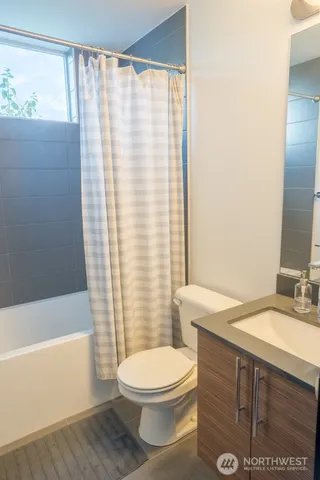 $4,350 | 206 22nd Avenue, Unit A, Seattle, WA 98122