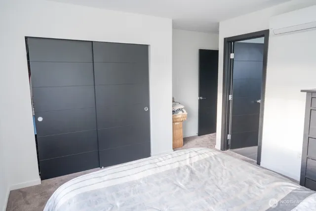 $4,350 | 206 22nd Avenue, Unit A, Seattle, WA 98122