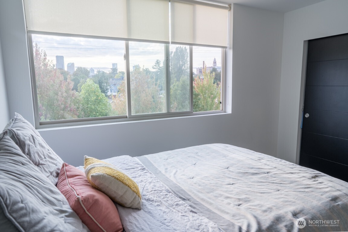 206 22nd Avenue, Unit A Seattle, WA 98122 - Photo 27 of 37