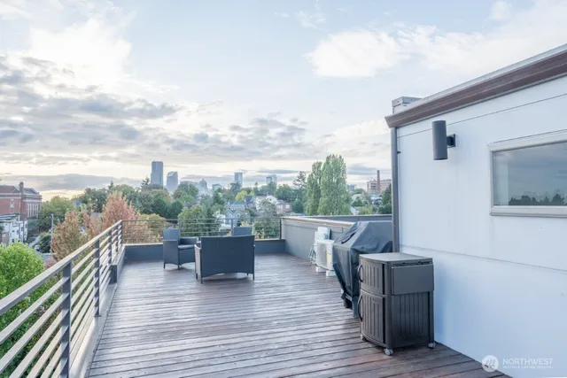 $4,350 | 206 22nd Avenue, Unit A, Seattle, WA 98122