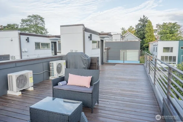 $4,350 | 206 22nd Avenue, Unit A, Seattle, WA 98122