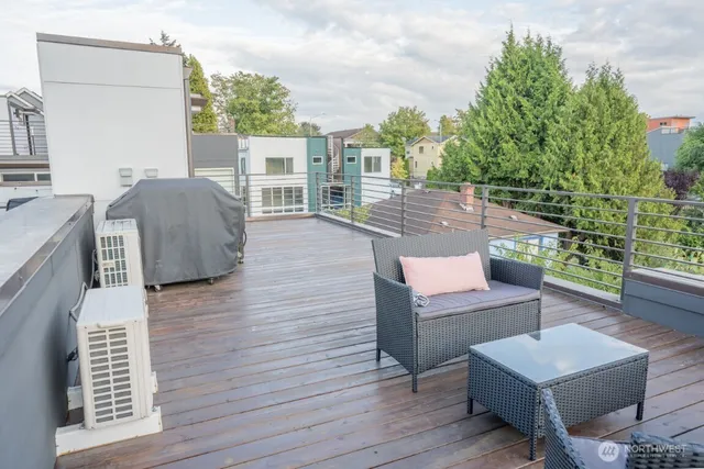 $4,350 | 206 22nd Avenue, Unit A, Seattle, WA 98122