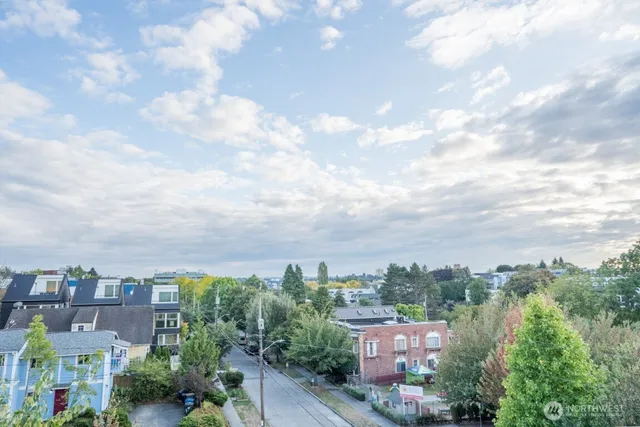 $4,350 | 206 22nd Avenue, Unit A, Seattle, WA 98122