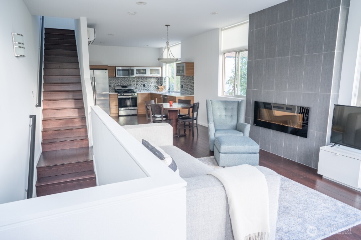 206 22nd Avenue, Unit A Seattle, WA 98122 - Photo 6 of 37