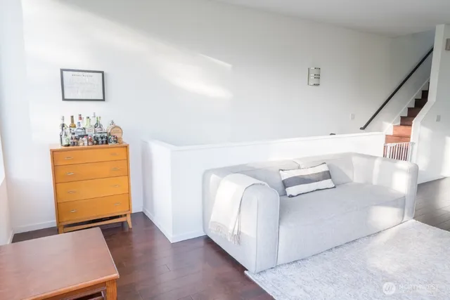 $4,350 | 206 22nd Avenue, Unit A, Seattle, WA 98122