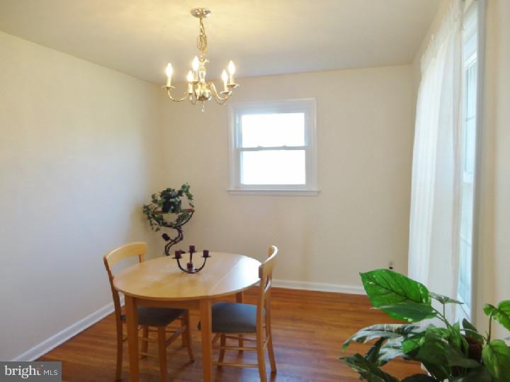 102 Green Ridge Road Voorhees, NJ 08043 - Photo 22 of 25 Dining Room