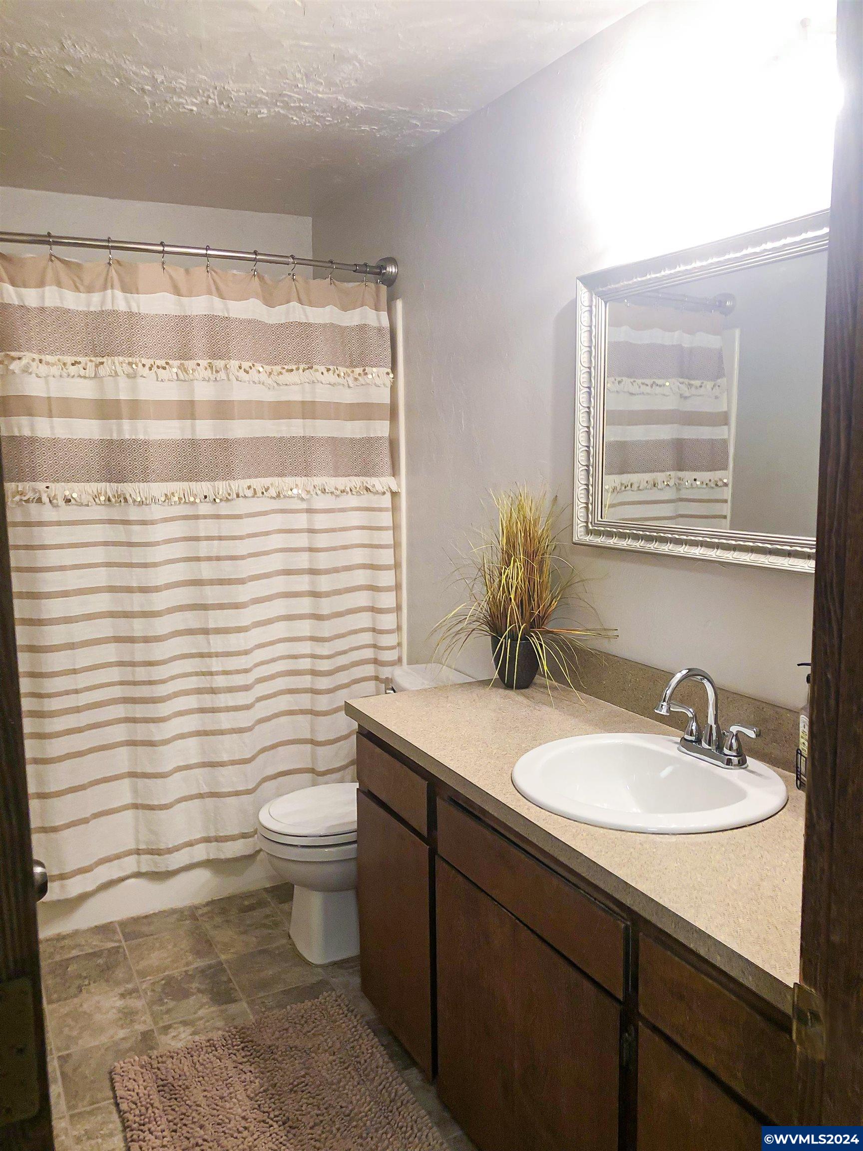 1018 Southwest 10th Avenue Albany, OR 97321 - Photo 6 of 12