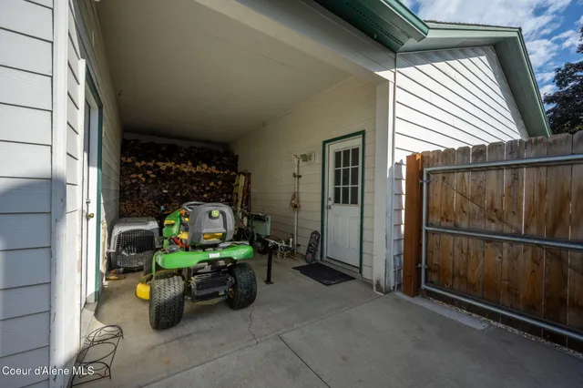 $995,000 | 7671 North 4th Street, Dalton Gardens, ID 83815