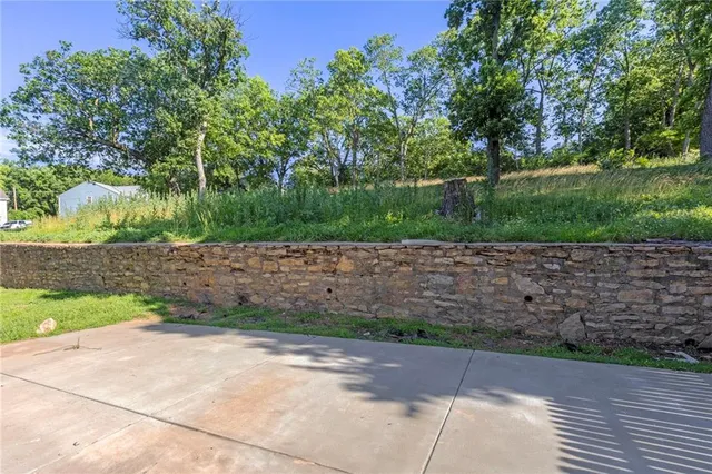 $220,000 | 4216 Merriam Drive, Overland Park, KS 66203