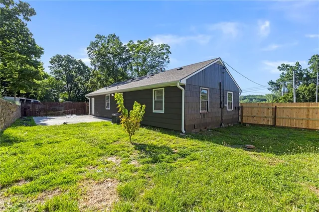 $210,000 | 4216 Merriam Drive, Overland Park, KS 66203