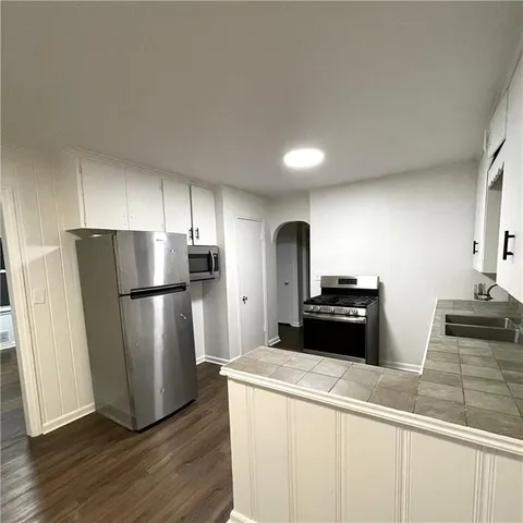 $210,000 | 4216 Merriam Drive, Overland Park, KS 66203