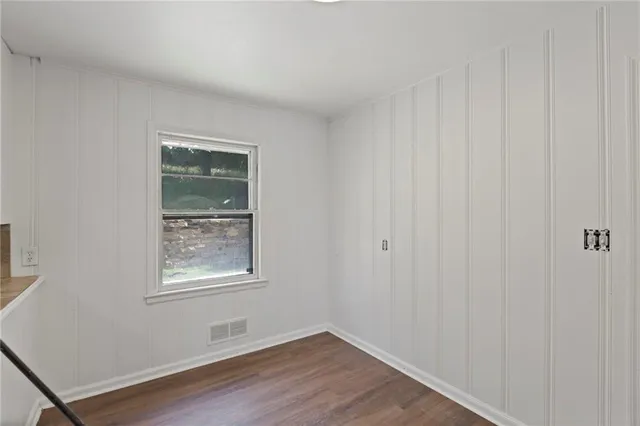 $220,000 | 4216 Merriam Drive, Overland Park, KS 66203