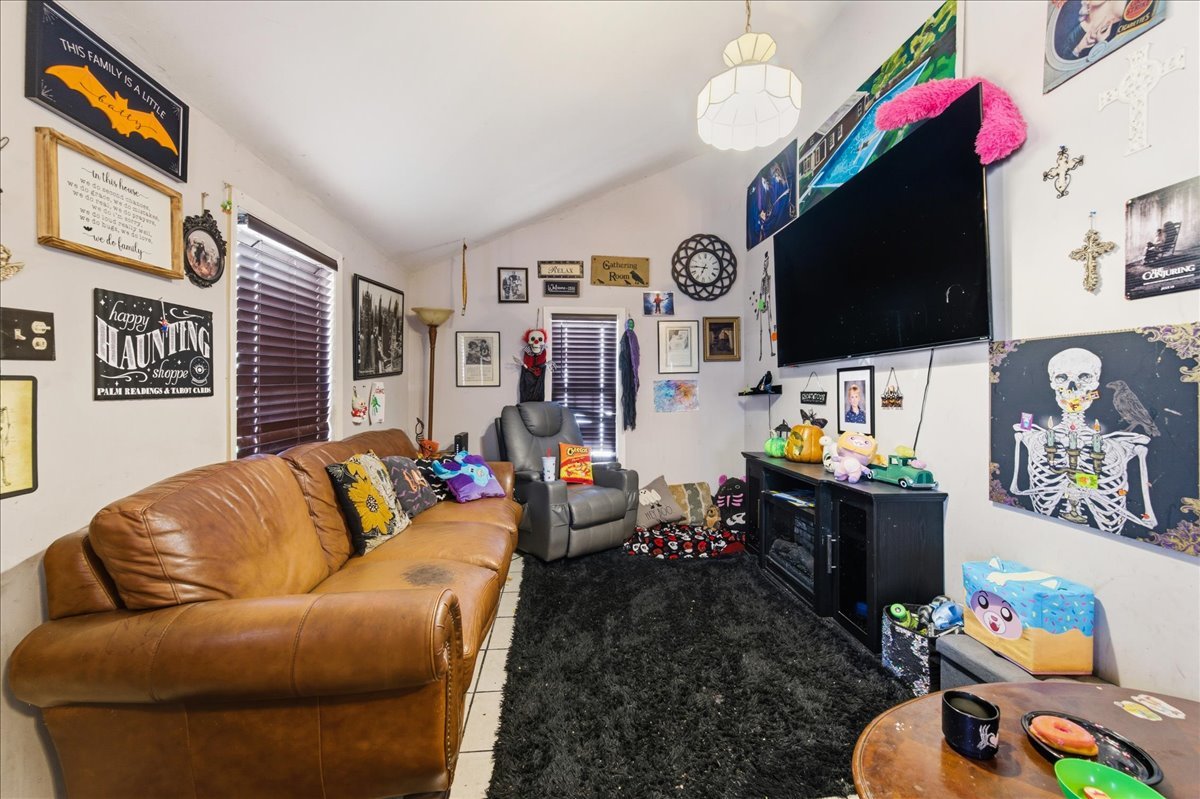 356 Home Street Sycamore, IL 60178 - Photo 4 of 12