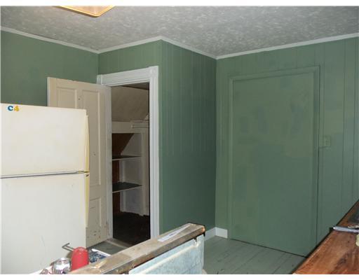 396 River Road Tenants Harbor, ME 04860 - Photo 11 of 16 Kitchen. Front unit 2 kitchen