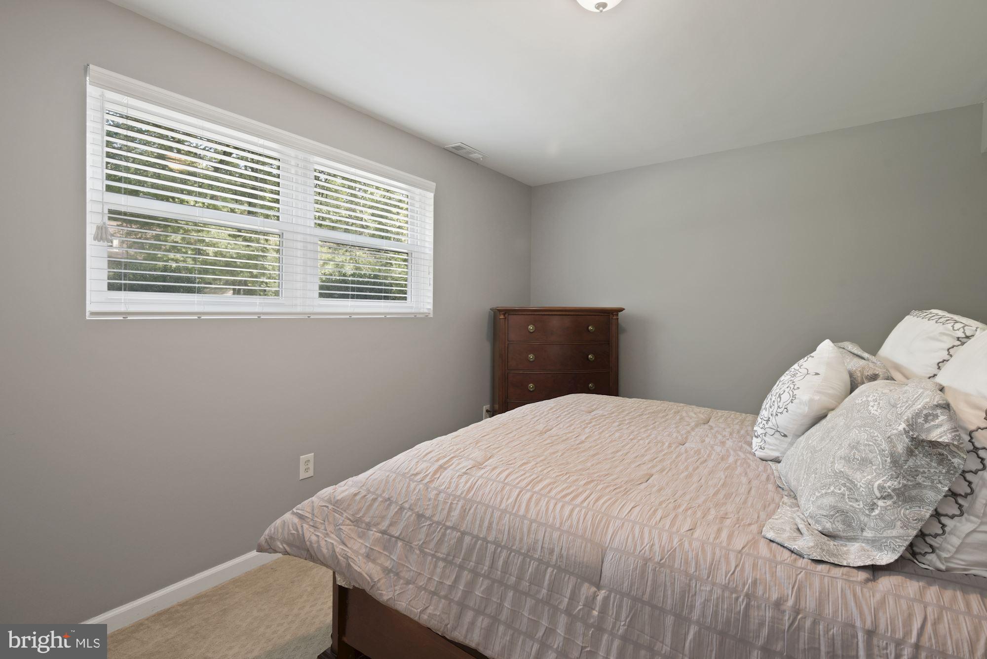 1425 Harding Lane Silver Spring, MD 20905 - Photo 23 of 29
