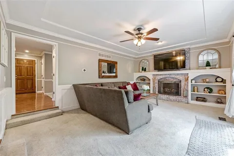 $425,000 | 309 North Mesquite Street, Olathe, KS 66061