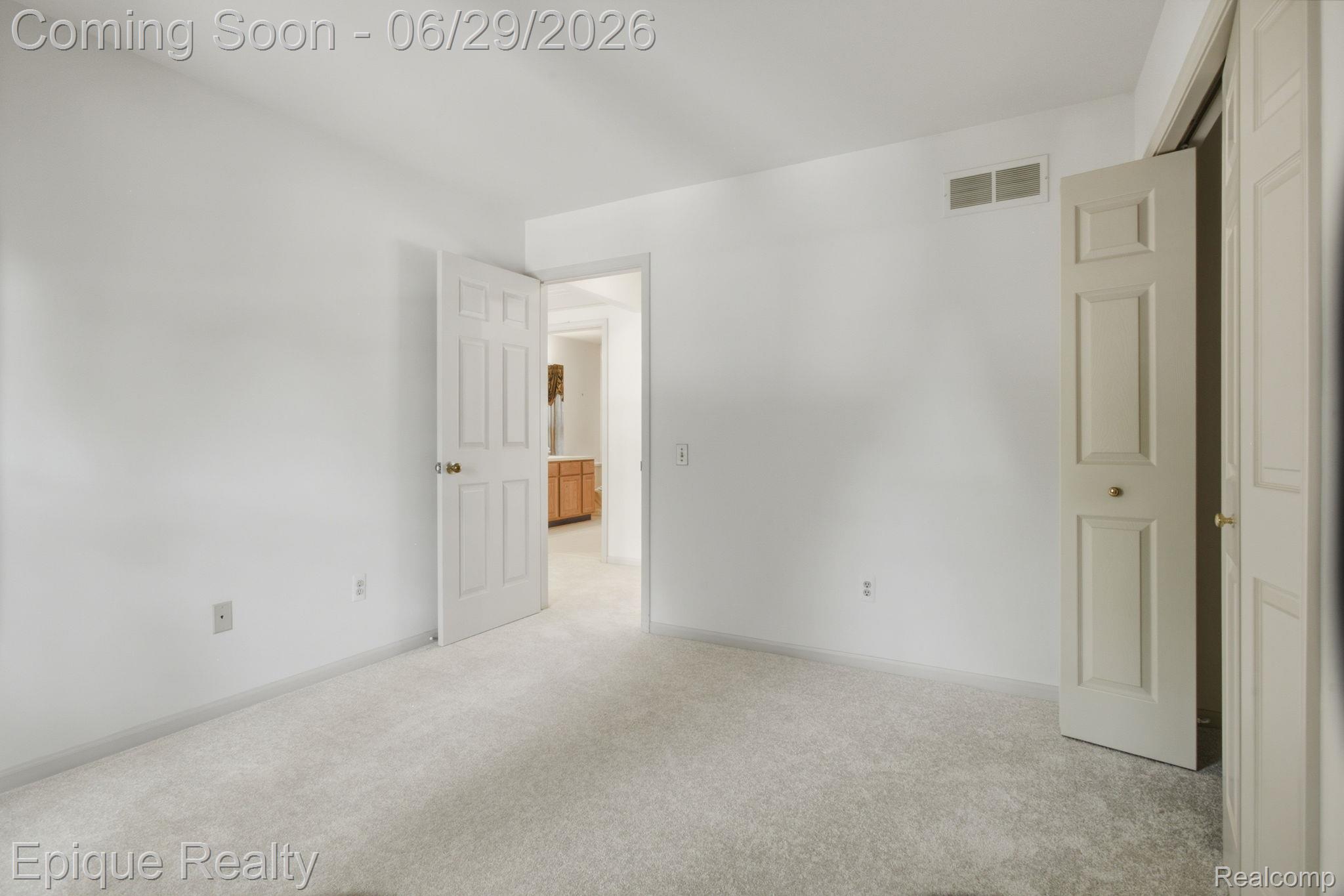 3261 Windwood Road West Bloomfield, MI 48324 - Photo 21 of 40 28-web-or-mls-_17A7504 Mark Thomas Hubble.jpg